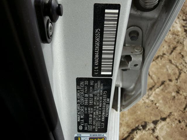 KNADM4A3XG6565575 - 2016 KIA RIO LX Արծաթագույն լուսանկար 10