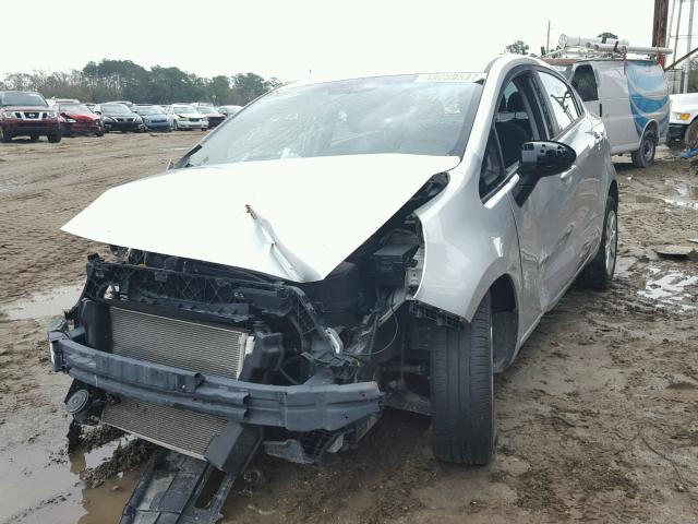 KNADM4A3XG6565575 - 2016 KIA RIO LX SILVER photo 2