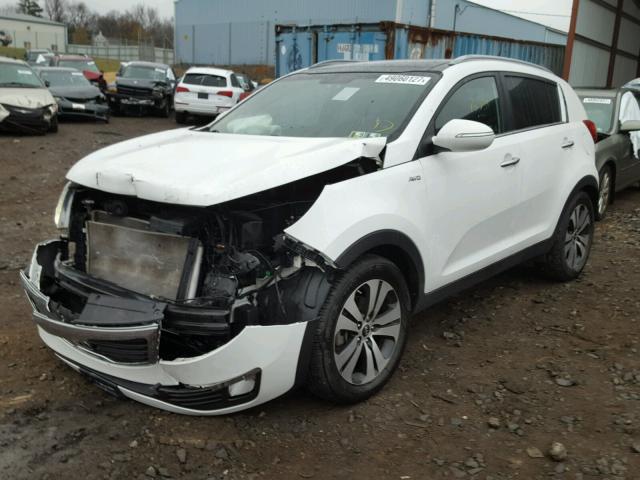 KNDPCCA28B7093609 - 2011 KIA SPORTAGE E WHITE photo 2