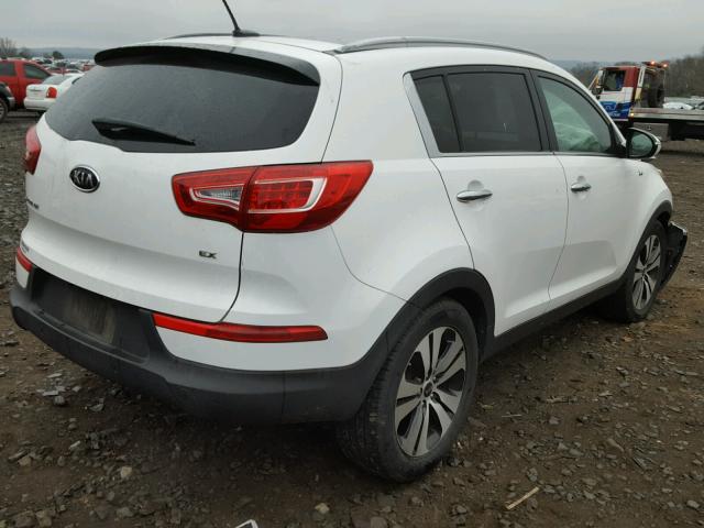 KNDPCCA28B7093609 - 2011 KIA SPORTAGE E WHITE photo 4