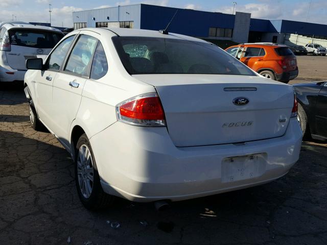 1FAHP3HN7AW162356 - 2010 FORD FOCUS SEL WHITE photo 3