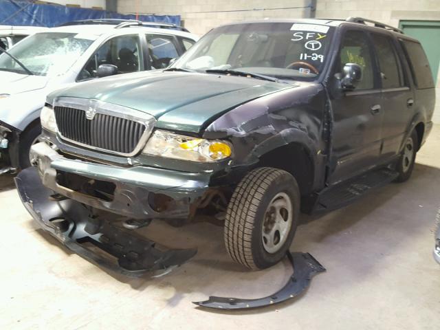 5LMPU28A8YLJ09451 - 2000 LINCOLN NAVIGATOR GREEN photo 2