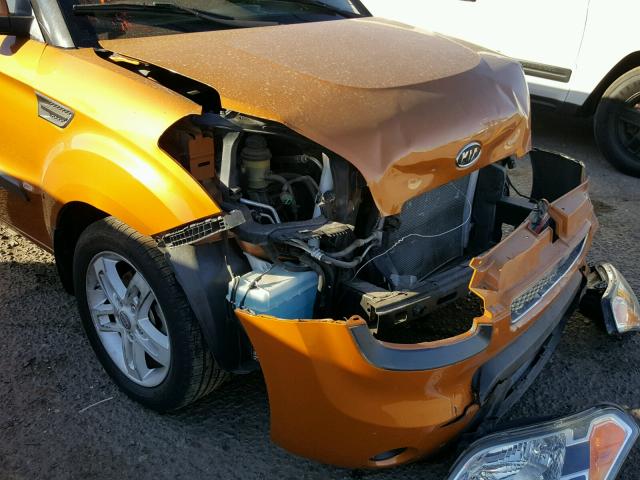 KNDJT2A29B7296119 - 2011 KIA SOUL + ORANGE photo 9