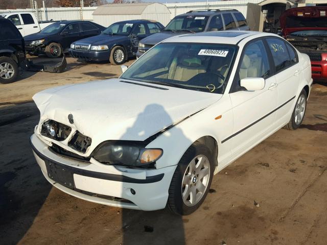 WBAEV33422KL76646 - 2002 BMW 325 I WHITE photo 2