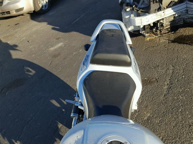 JS1VP53A832100501 - 2003 SUZUKI SV650 SILVER photo 6