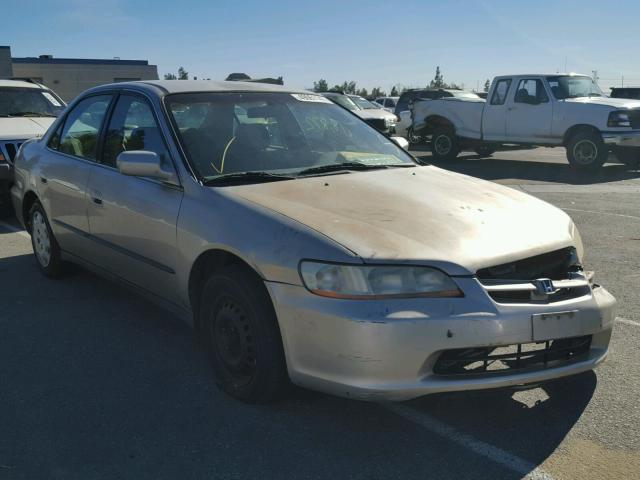 1HGCG5644WA262673 - 1998 HONDA ACCORD LX GOLD photo 1