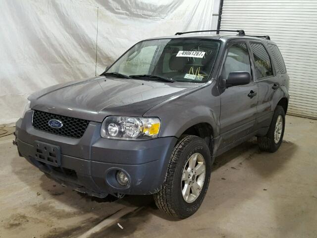 1FMYU93106KA97354 - 2006 FORD ESCAPE XLT GRAY photo 2