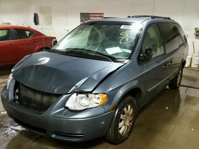 2A4GP54L27R259725 - 2007 CHRYSLER TOWN & COU BLUE photo 2