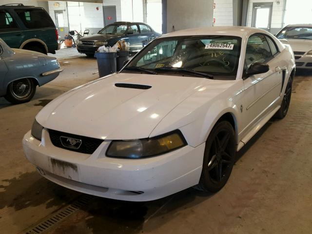 1FAFP40452F228176 - 2002 FORD MUSTANG WHITE photo 2