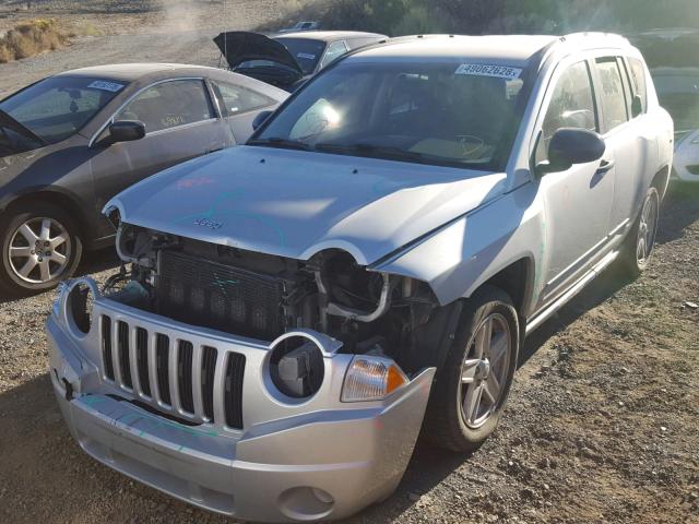 1J8FF47WX8D785053 - 2008 JEEP COMPASS SP 银色 照片 2