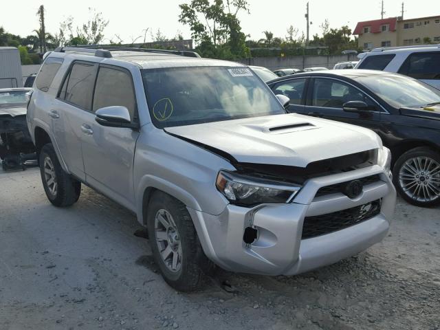 JTEBU5JRXF5271887 - 2015 TOYOTA 4RUNNER SR SILVER photo 1