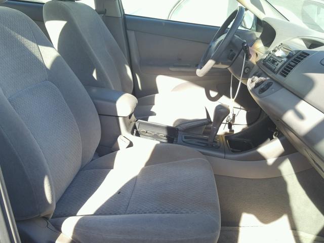 4T1BF32K33U052481 - 2003 TOYOTA CAMRY LE 银色 照片 5