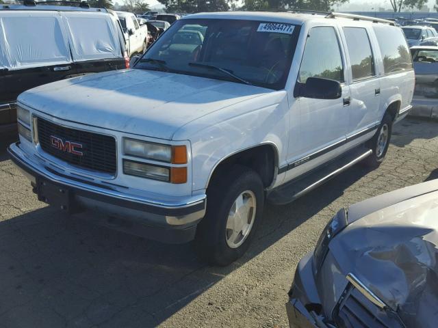 3GKFK16R9VG515571 - 1997 GMC SUBURBAN K WHITE photo 2