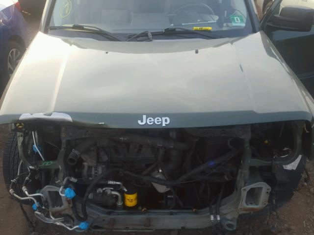 1J8FF48W57D410135 - 2007 JEEP PATRIOT LI GRAY photo 7