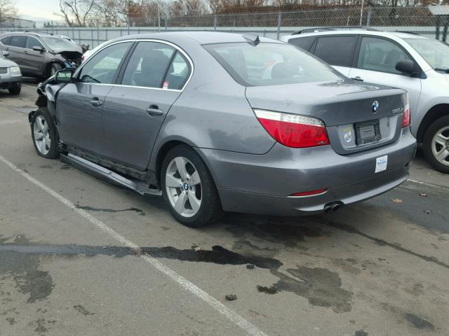 WBANV13508CZ58910 - 2008 BMW 528 XI GRAY photo 3