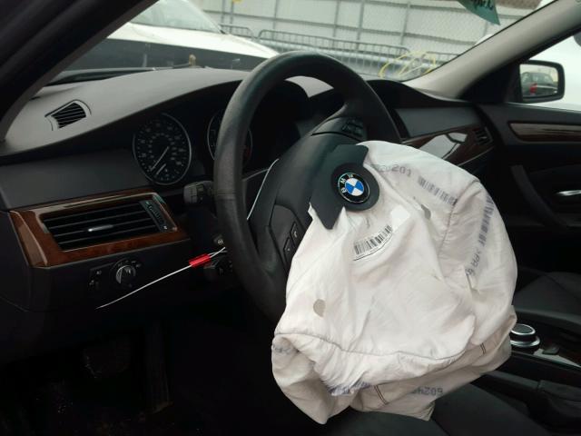 WBANV13508CZ58910 - 2008 BMW 528 XI GRAY photo 9