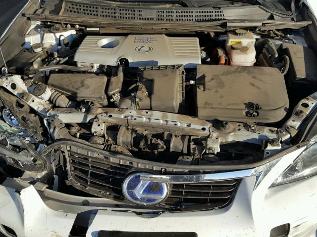 JTHKD5BH8B2033542 - 2011 LEXUS CT 200 WHITE photo 7