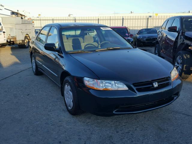 1HGCG1649YA026323 - 2000 HONDA ACCORD LX GREEN photo 1