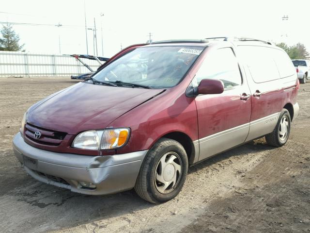 4T3ZF13C02U422737 - 2002 TOYOTA SIENNA LE BURGUNDY photo 2