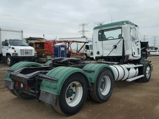 1M1AA12Y72W145465 - 2002 MACK 600 CH600 WHITE photo 4