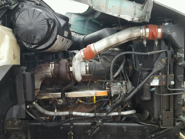 1M1AA12Y72W145465 - 2002 MACK 600 CH600 WHITE photo 7