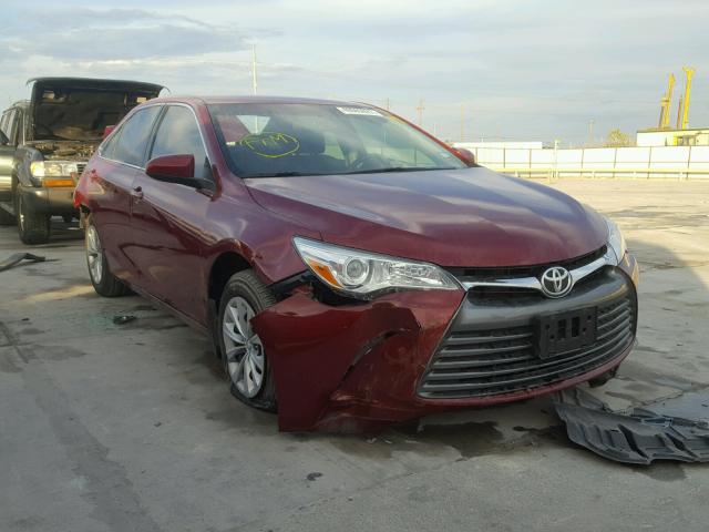 4T1BF1FK9HU685315 - 2017 TOYOTA CAMRY LE RED photo 1