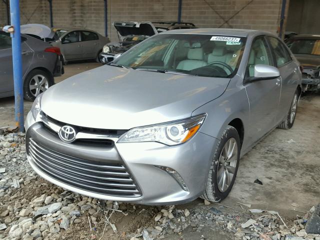 4T1BF1FK7HU772453 - 2017 TOYOTA CAMRY LE SILVER photo 2