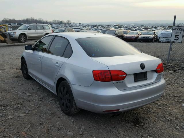 3VWDZ7AJ4BM325898 - 2011 VOLKSWAGEN JETTA SE 银色 照片 3