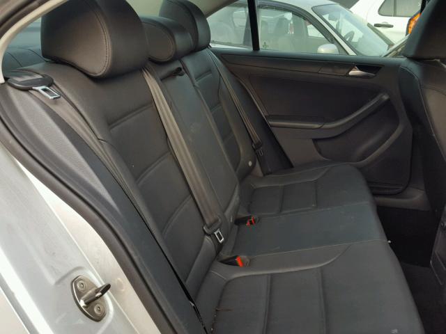 3VWDZ7AJ4BM325898 - 2011 VOLKSWAGEN JETTA SE 银色 照片 6