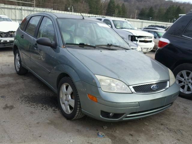 3FAFP37N75R105592 - 2005 FORD FOCUS ZX5 GREEN photo 1