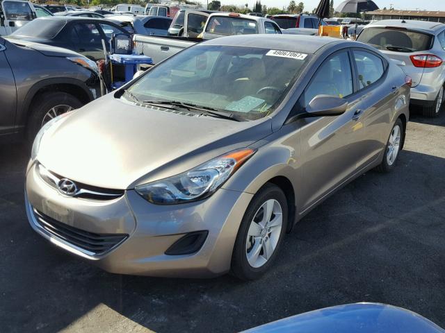 5NPDH4AE6DH402609 - 2013 HYUNDAI ELANTRA GL TAN photo 2