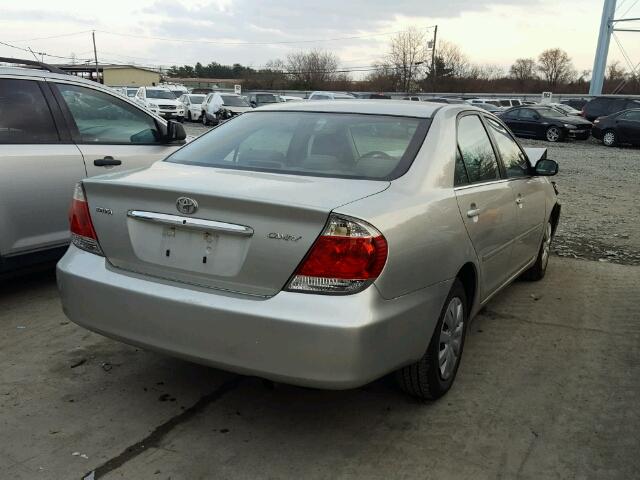JTDBE32KX63048543 - 2006 TOYOTA CAMRY LE ვერცხლისფერი ფოტო 4