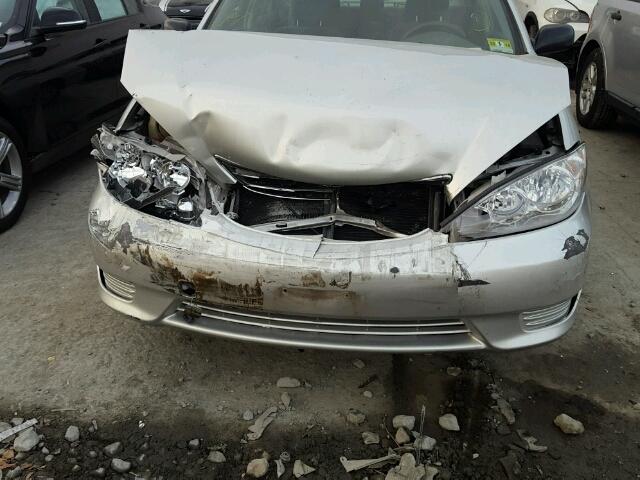 JTDBE32KX63048543 - 2006 TOYOTA CAMRY LE SILVER photo 9