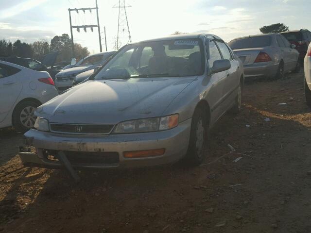 1HGCD5638VA101645 - 1997 HONDA ACCORD LX TAN photo 2