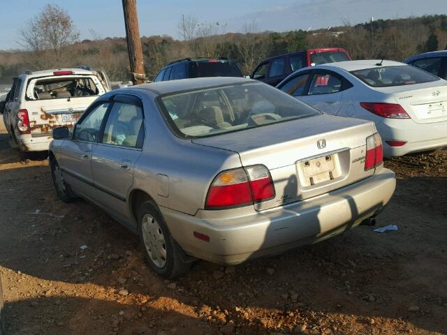 1HGCD5638VA101645 - 1997 HONDA ACCORD LX TAN photo 3