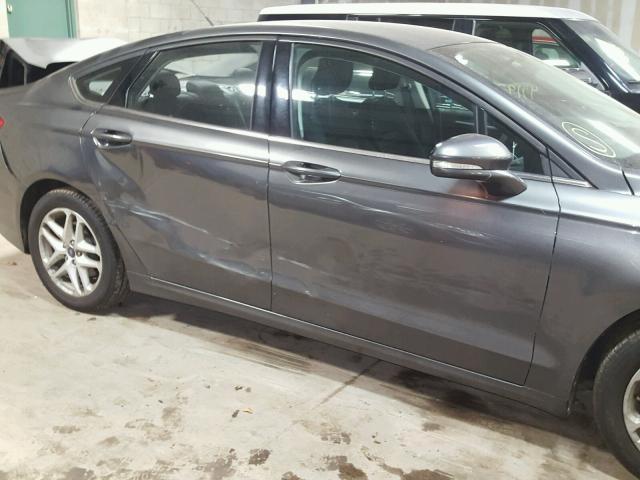 3FA6P0H75GR233623 - 2016 FORD FUSION SE GRAY photo 9