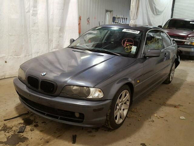 WBABN33402PG57093 - 2002 BMW 325 CI GRAY photo 2