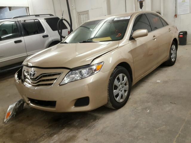 4T1BF3EK8AU014379 - 2010 TOYOTA CAMRY BASE BEIGE photo 2
