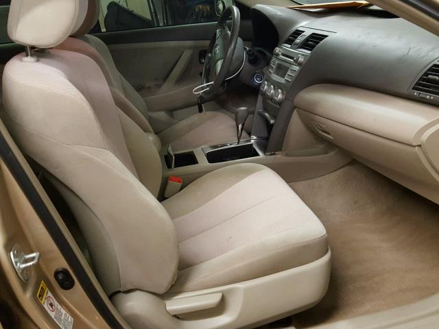 4T1BF3EK8AU014379 - 2010 TOYOTA CAMRY BASE BEIGE photo 5