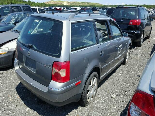 WVWYH63B42E400631 - 2002 VOLKSWAGEN PASSAT GLX 银色 照片 4