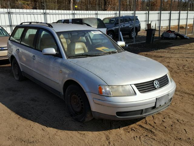 WVWNA63B4XE321152 - 1999 VOLKSWAGEN PASSAT GLS SILVER photo 1