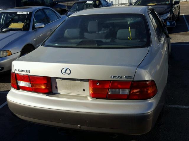 JT8BF28G4W5033212 - 1998 LEXUS ES 300 TAN photo 9