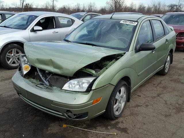 1FAHP34N67W137088 - 2007 FORD FOCUS ZX4 GREEN photo 2