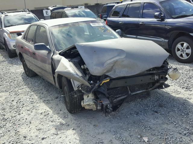 4T1BG12KXTU661729 - 1996 TOYOTA CAMRY DX GRAY photo 1