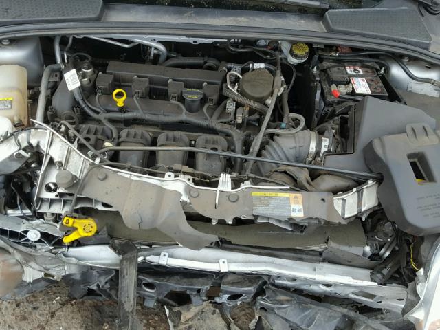 1FAHP3F26CL222530 - 2012 FORD FOCUS SE SILVER photo 7