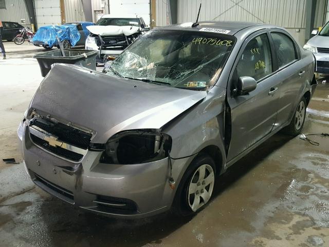 KL1TD5DE0AB118499 - 2010 CHEVROLET AVEO LS CHARCOAL photo 2