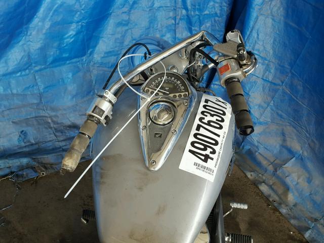 1HFSC55054A010809 - 2004 HONDA VTX1300 C SILVER photo 5