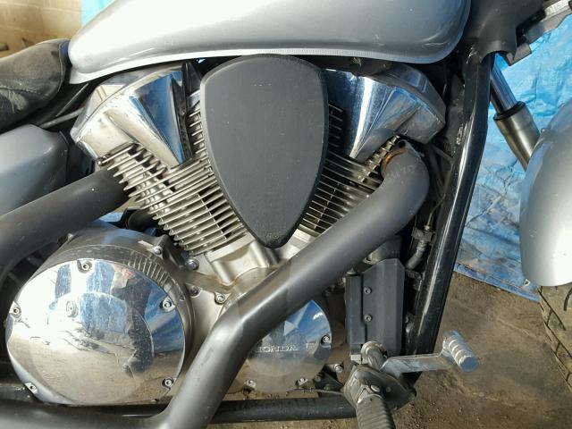 1HFSC55054A010809 - 2004 HONDA VTX1300 C SILVER photo 7