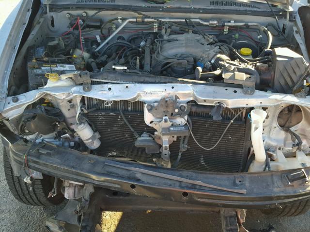 5N1ED28T52C511060 - 2002 NISSAN XTERRA XE SILVER photo 7