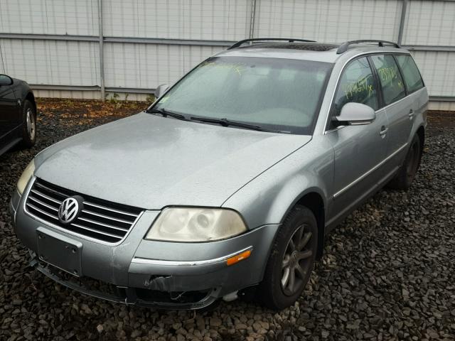 WVWVD63B44E184023 - 2004 VOLKSWAGEN PASSAT GLS SILVER photo 2